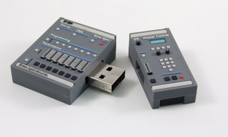Illustration for article titled Mini MPC 2000XL Sampler and SP1200 Drum Machine USB Flash Drives